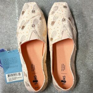TOMS Women's Pineapple Print Flats - Cream and Brown